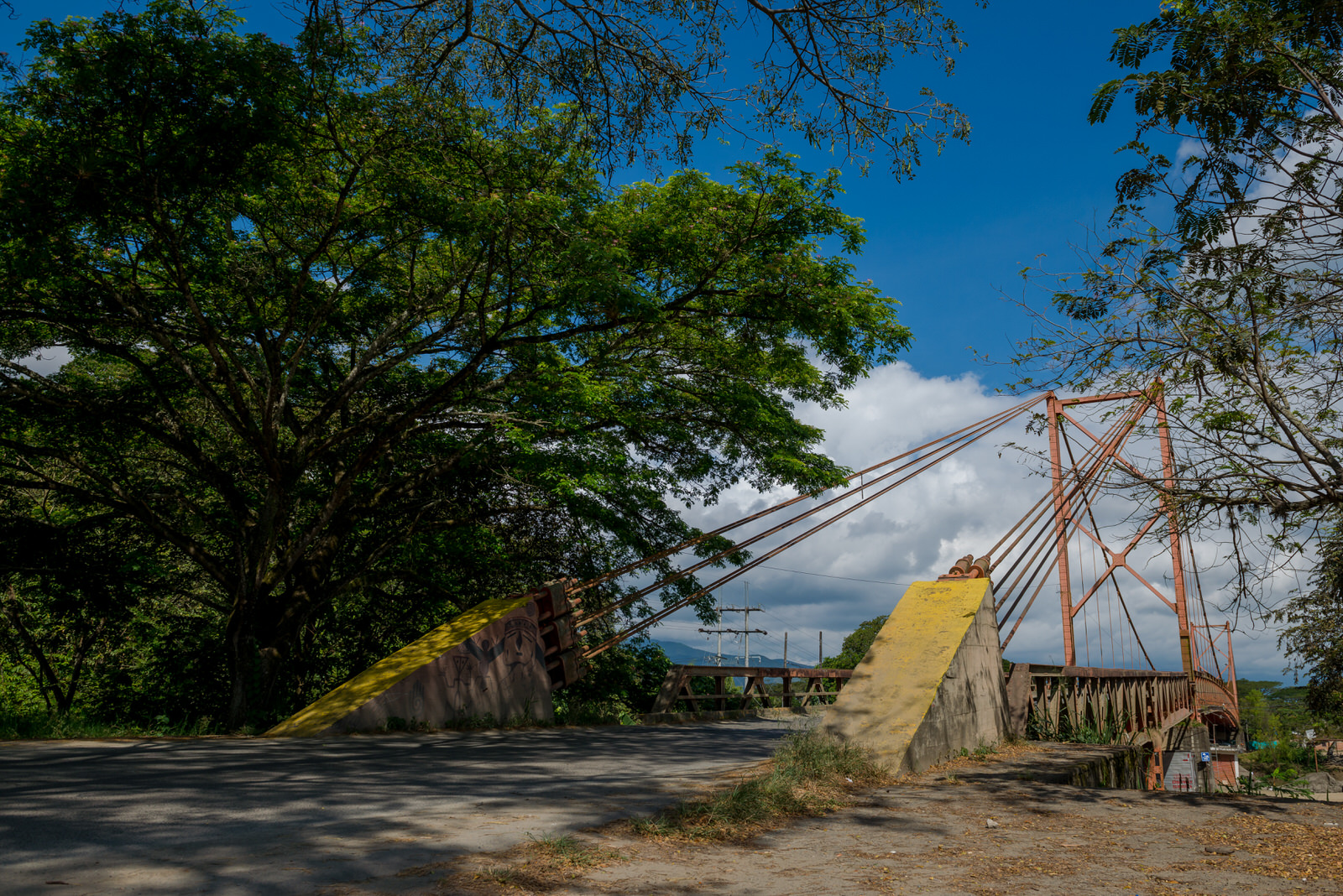 Puente Sobre el río Cauca La Victoria